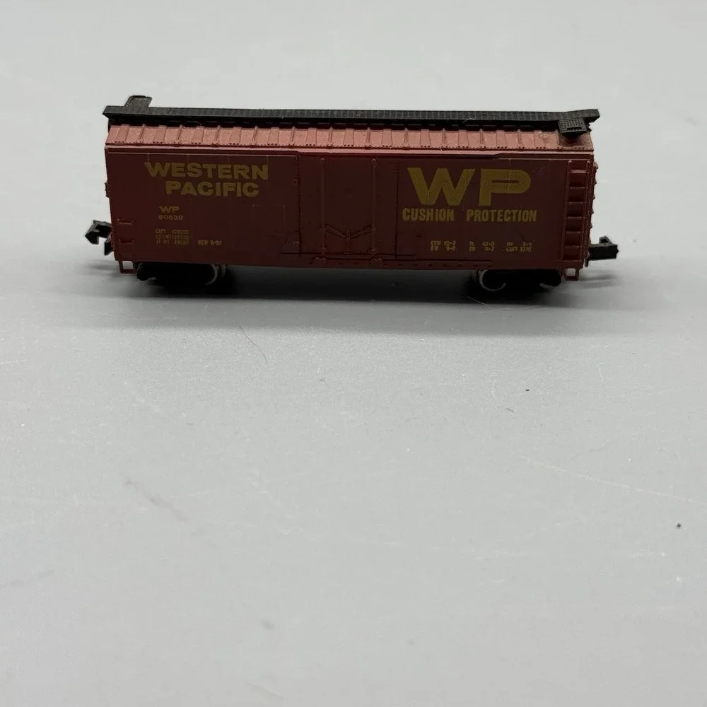 N Scale Bachmann Western Pacific WP boxcar 60639